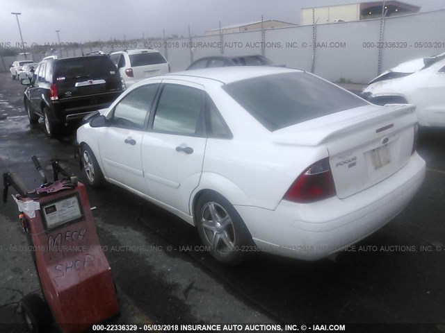 1FAFP34N67W235870 - 2007 FORD FOCUS ZX4/S/SE/SES WHITE photo 3