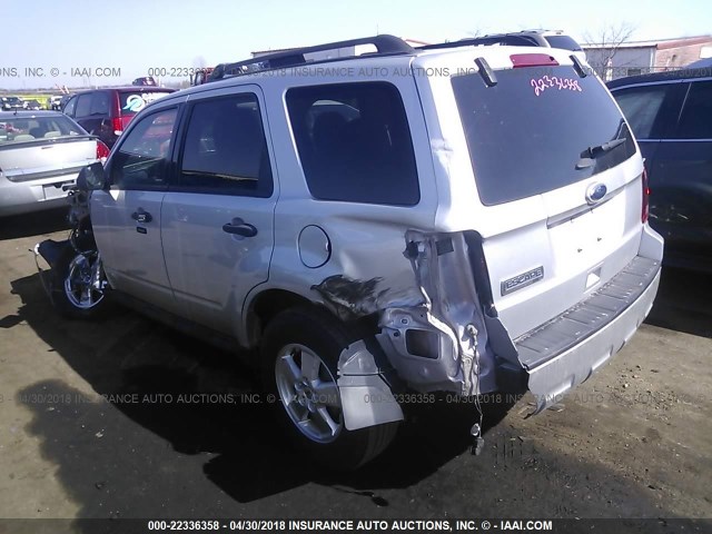 1FMCU0D77CKC17039 - 2012 FORD ESCAPE XLT SILVER photo 3