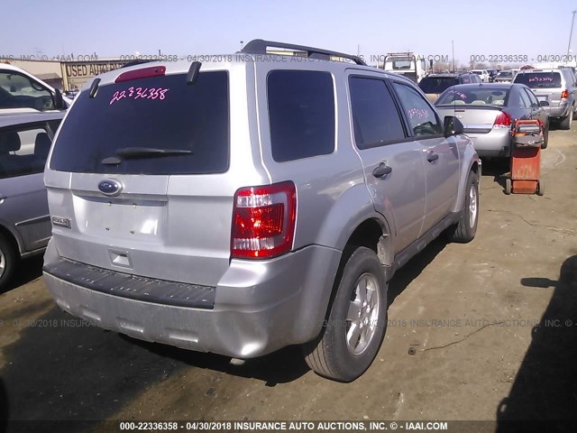 1FMCU0D77CKC17039 - 2012 FORD ESCAPE XLT SILVER photo 4