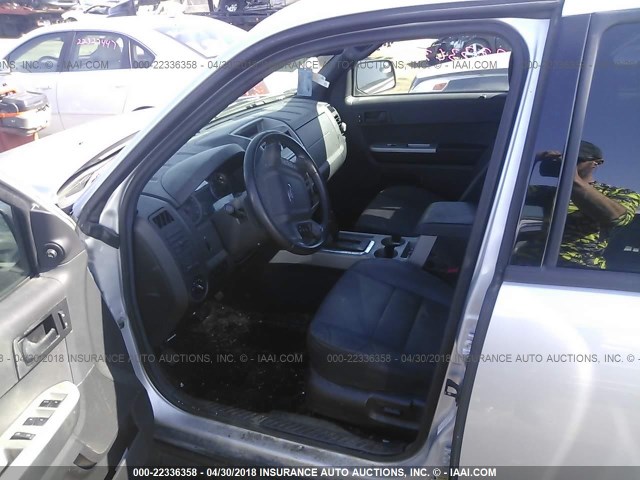 1FMCU0D77CKC17039 - 2012 FORD ESCAPE XLT SILVER photo 5