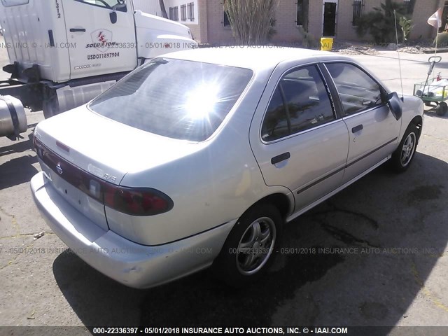 3N1AB41DXWL066948 - 1998 NISSAN SENTRA XE/GXE SILVER photo 4