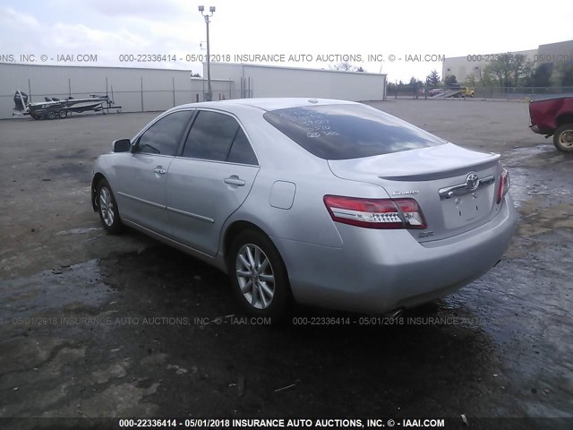 4T1BK3EK1BU125370 - 2011 TOYOTA CAMRY SE/LE/XLE 银色 照片 3