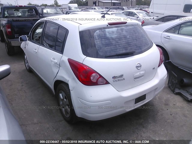 3N1BC13E18L449900 - 2008 NISSAN VERSA S/SL WHITE photo 3