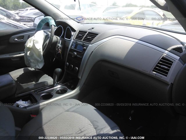 1GNKRFED3CJ399389 - 2012 CHEVROLET TRAVERSE LS SILVER photo 5