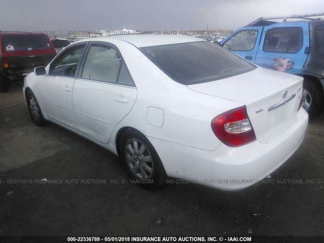 4T1BF30K23U052765 - 2003 TOYOTA CAMRY LE/XLE/SE 白色 照片 3