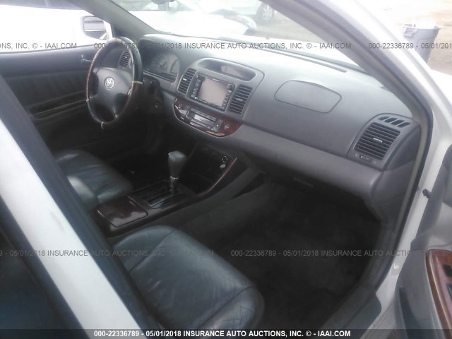 4T1BF30K23U052765 - 2003 TOYOTA CAMRY LE/XLE/SE 白色 照片 5