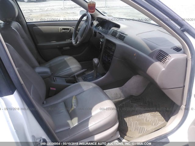 4T1BF22K5VU033234 - 1997 TOYOTA CAMRY CE/LE/XLE 白色 照片 5