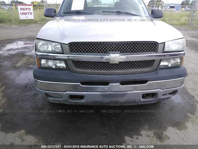 3GNEC12T54G143870 - 2004 CHEVROLET AVALANCHE C1500 SILVER photo 6