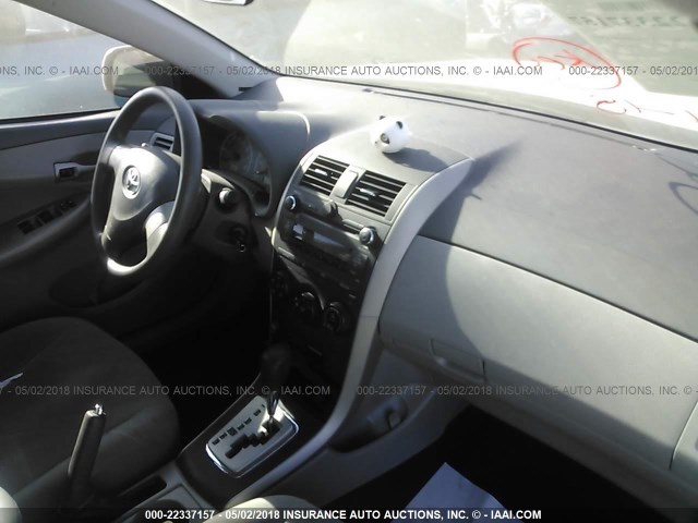 2T1BU4EE3AC505451 - 2010 TOYOTA COROLLA S/LE/XLE თეთრი ფოტო 5