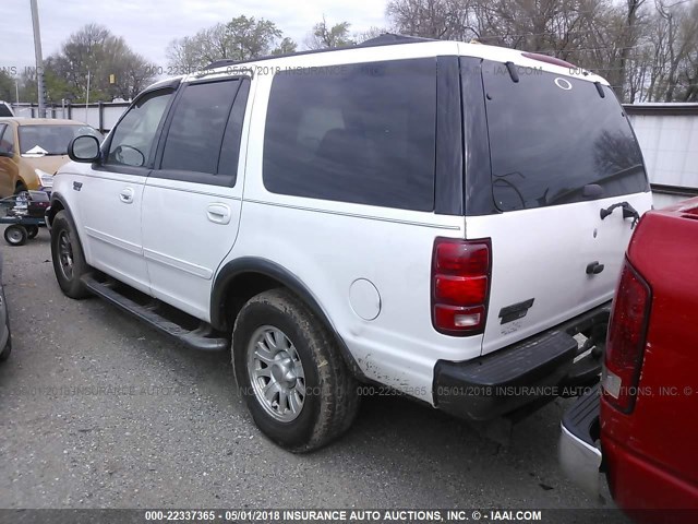 1FMRU15LXYLC22829 - 2000 FORD EXPEDITION XLT WHITE photo 3