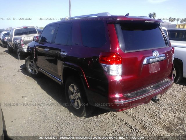 JTEBU5JR8B5037385 - 2011 TOYOTA 4RUNNER SR5/LIMITED/TRAIL RED photo 3