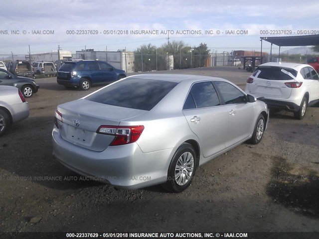 4T1BF1FK0EU840071 - 2014 TOYOTA CAMRY L/SE/LE/XLE 银色 照片 4