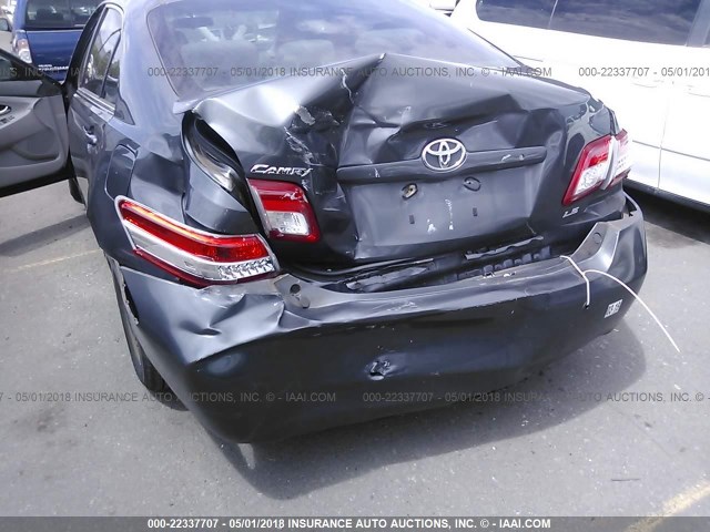 4T1BF3EK3BU196977 - 2011 TOYOTA CAMRY SE/LE/XLE Сұр фото 6