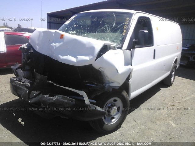 1GCGG25C291114727 - 2009 CHEVROLET EXPRESS G2500  WHITE photo 2