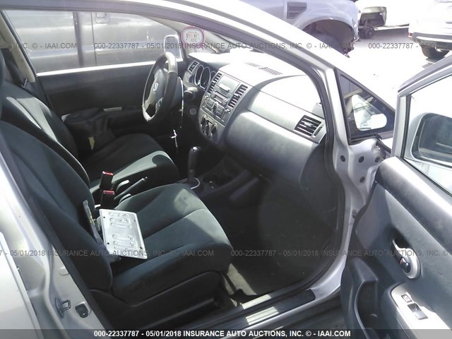 3N1BC1AP2AL366387 - 2010 NISSAN VERSA S/SL SILVER photo 5