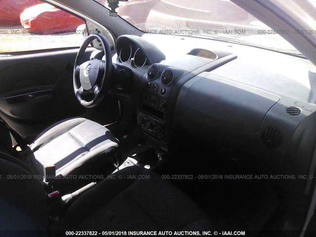 KL1TD56686B640181 - 2006 CHEVROLET AVEO LS WHITE photo 5