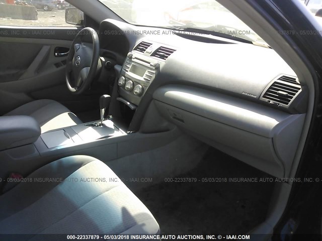 4T1BK3EK5AU115598 - 2010 TOYOTA CAMRY SE/LE/XLE BLACK photo 5