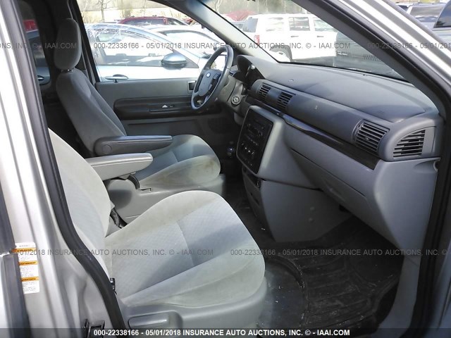 2FMDA52235BA12879 - 2005 FORD FREESTAR SEL GRAY photo 5