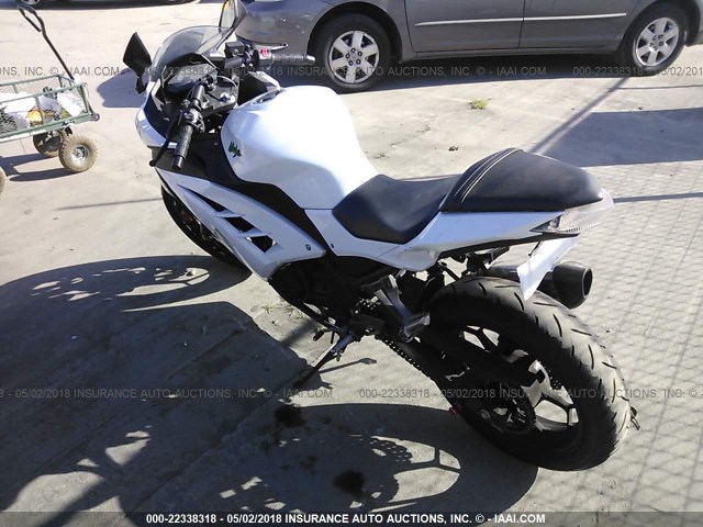 JKAEX8A14FA012124 - 2015 KAWASAKI EX300 A WHITE photo 3