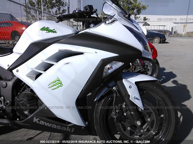 JKAEX8A14FA012124 - 2015 KAWASAKI EX300 A WHITE photo 5