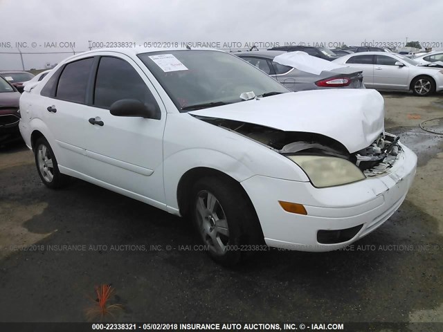 1FAFP34N87W196764 - 2007 FORD FOCUS ZX4/S/SE/SES WHITE photo 1