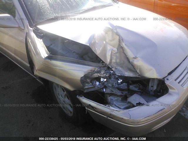 4T1BG22K2VU047766 - 1997 TOYOTA CAMRY CE/LE/XLE ოქროსფერი ფოტო 6