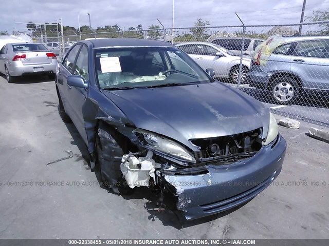 4T1BE32K74U884796 - 2004 TOYOTA CAMRY LE/XLE/SE ლურჯი ფოტო 1