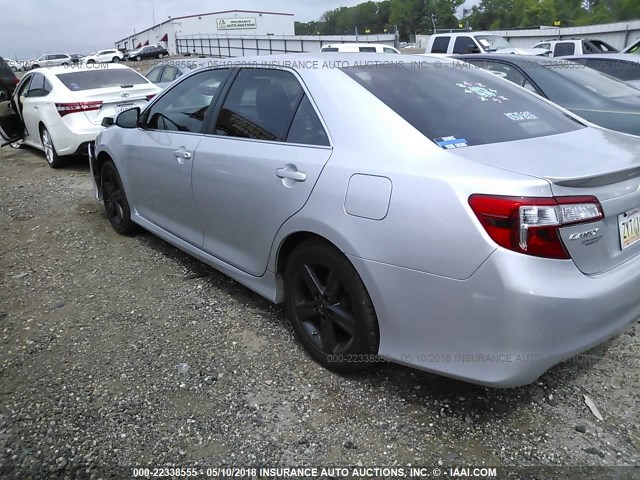 4T1BF1FK4CU148716 - 2012 TOYOTA CAMRY SE/LE/XLE SILVER photo 3