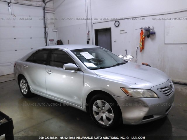 4T4BE46K49R071817 - 2009 TOYOTA CAMRY SE/LE/XLE SILVER photo 1