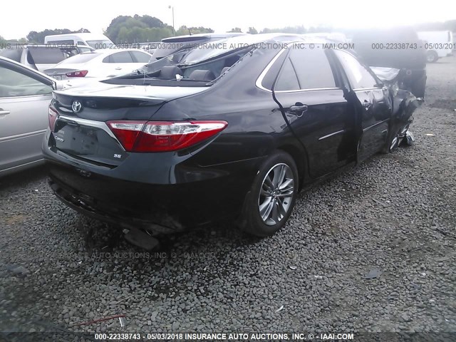 4T1BF1FK9FU030021 - 2015 TOYOTA CAMRY LE/XLE/SE/XSE BLACK photo 4