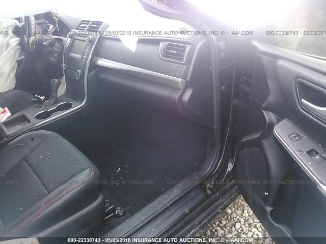 4T1BF1FK9FU030021 - 2015 TOYOTA CAMRY LE/XLE/SE/XSE BLACK photo 5