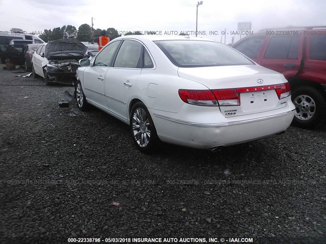 KMHFC46F38A251939 - 2008 HYUNDAI AZERA SE/LIMITED WHITE photo 3