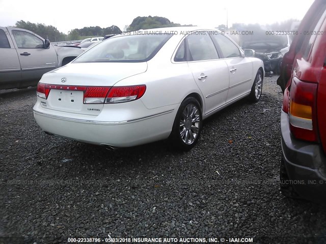 KMHFC46F38A251939 - 2008 HYUNDAI AZERA SE/LIMITED WHITE photo 4