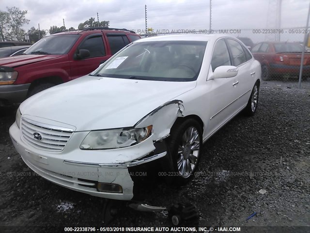 KMHFC46F38A251939 - 2008 HYUNDAI AZERA SE/LIMITED WHITE photo 6