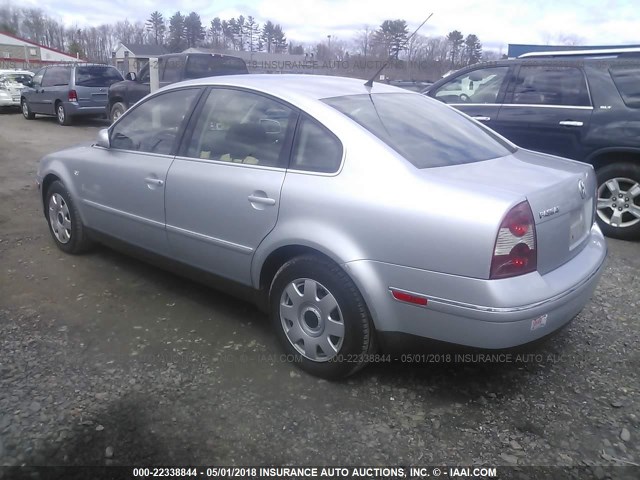 WVWMD63BX3P257815 - 2003 VOLKSWAGEN PASSAT GL SILVER photo 3