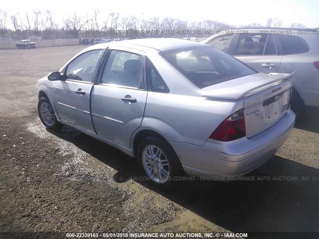 1FAHP34N47W231826 - 2007 FORD FOCUS ZX4/S/SE/SES 银色 照片 3