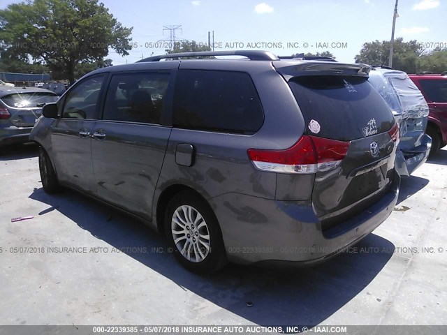 5TDYK3DC5BS145490 - 2011 TOYOTA SIENNA XLE/LIMITED GRAY photo 3