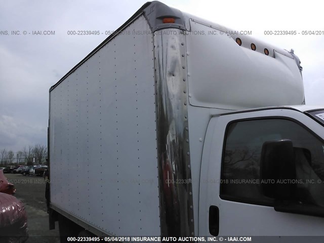 1GBJG31K091104176 - 2009 CHEVROLET EXPRESS G3500  WHITE photo 7