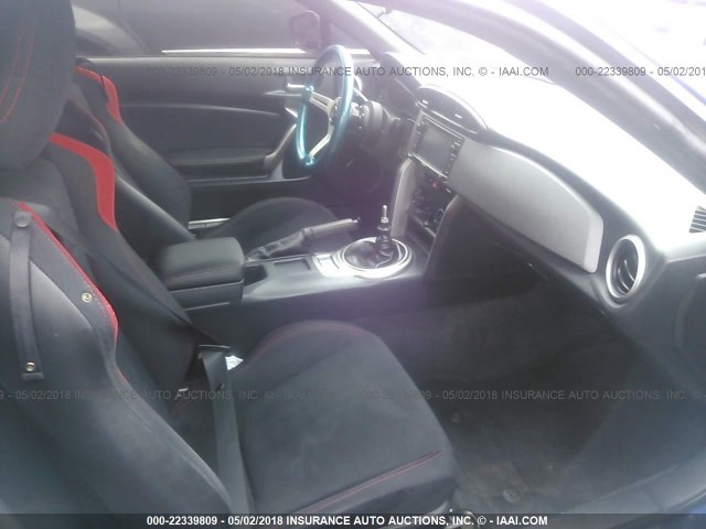 JF1ZNAA16F9710665 - 2015 TOYOTA SCION FR-S ლურჯი ფოტო 5