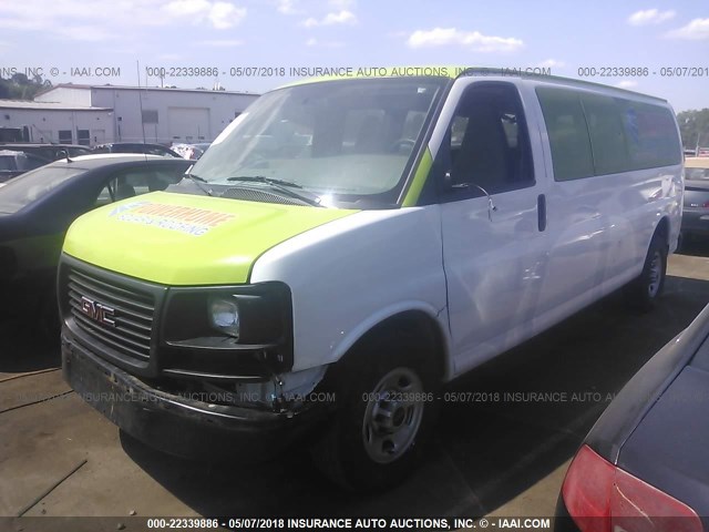 1GTW7BFG5H1137821 - 2017 GMC SAVANA G2500 GREEN photo 2