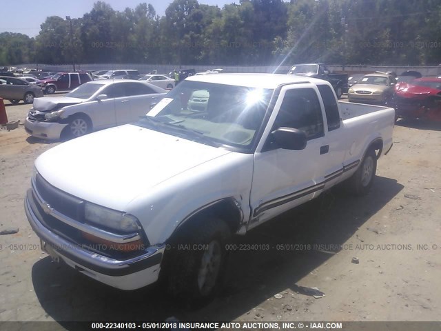 1GCDT19W3Y8195269 - 2000 CHEVROLET S TRUCK S10 WHITE photo 2