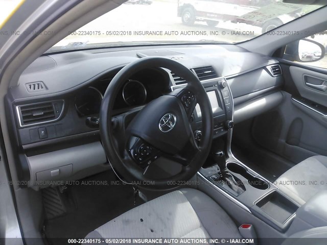 4T4BF1FK5GR561160 - 2016 TOYOTA CAMRY LE/XLE/SE/XSE 黄色 照片 5