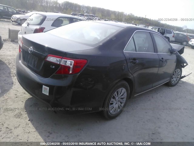 4T1BF1FKXCU008234 - 2012 TOYOTA CAMRY SE/LE/XLE შავი ფოტო 4
