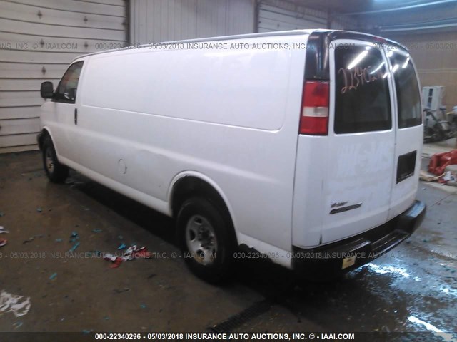 1GCGG29CX81161786 - 2008 CHEVROLET EXPRESS G2500  WHITE photo 3