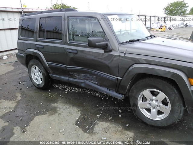1J8HG48K66C237491 - 2006 JEEP COMMANDER GRAY photo 6