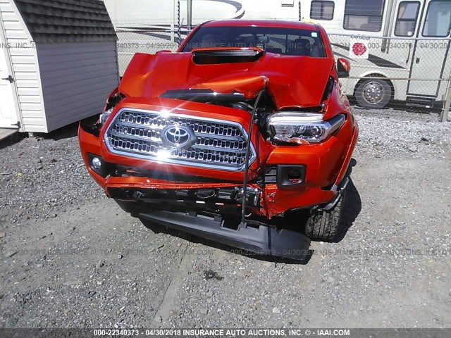 3TMCZ5AN8HM098830 - 2017 TOYOTA TACOMA DBL CAB/SR/TRDSPT/OR/PRO ნარინჯისფერი ფოტო 6