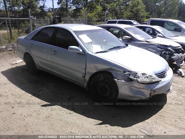 4T1BE32KX5U972680 - 2005 TOYOTA CAMRY LE/XLE/SE ღია ლურჯი ფოტო 1