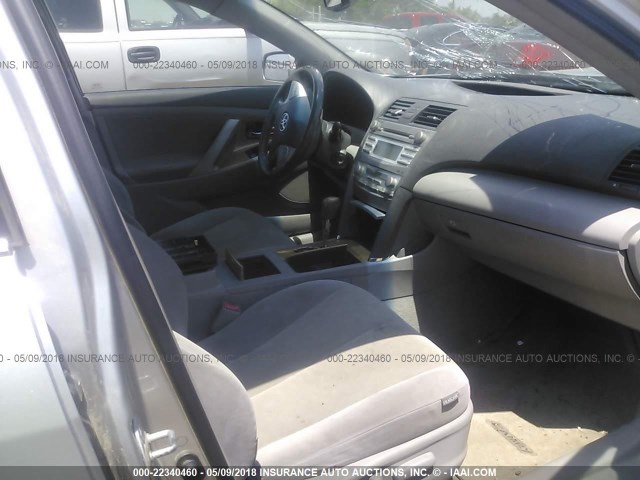 4T1BE46K07U096964 - 2007 TOYOTA CAMRY NEW GENERAT CE/LE/XLE/SE SILVER photo 5