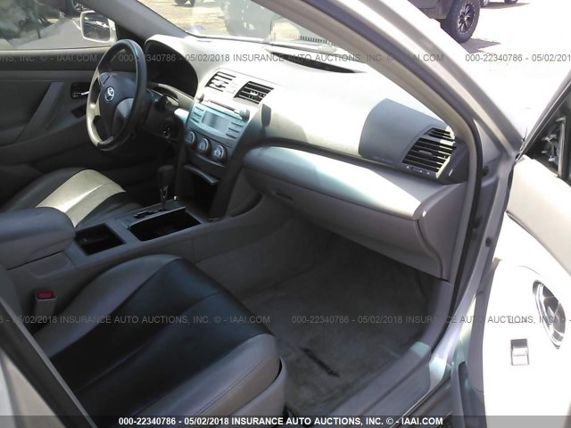 4T1BE46K49U405970 - 2009 TOYOTA CAMRY SE/LE/XLE 银色 照片 5