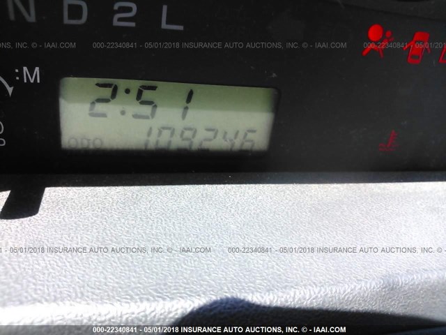 JTLKT324354025965 - 2005 TOYOTA SCION XB WHITE photo 7